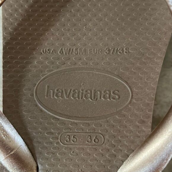 HAVAIANAS Gold Flip Flips - Picture 4 of 4